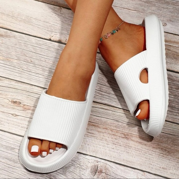 White Cloud Slides - Picture 4 of 5